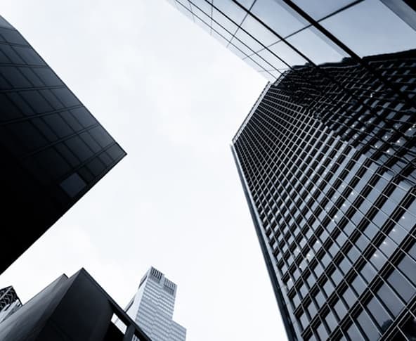 GAIOL Prédios em preto e branco.